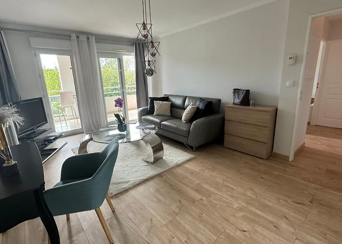 Appartement A Cannes 2 Pieces, Grande Terrasse, Vue Parc Au Calme