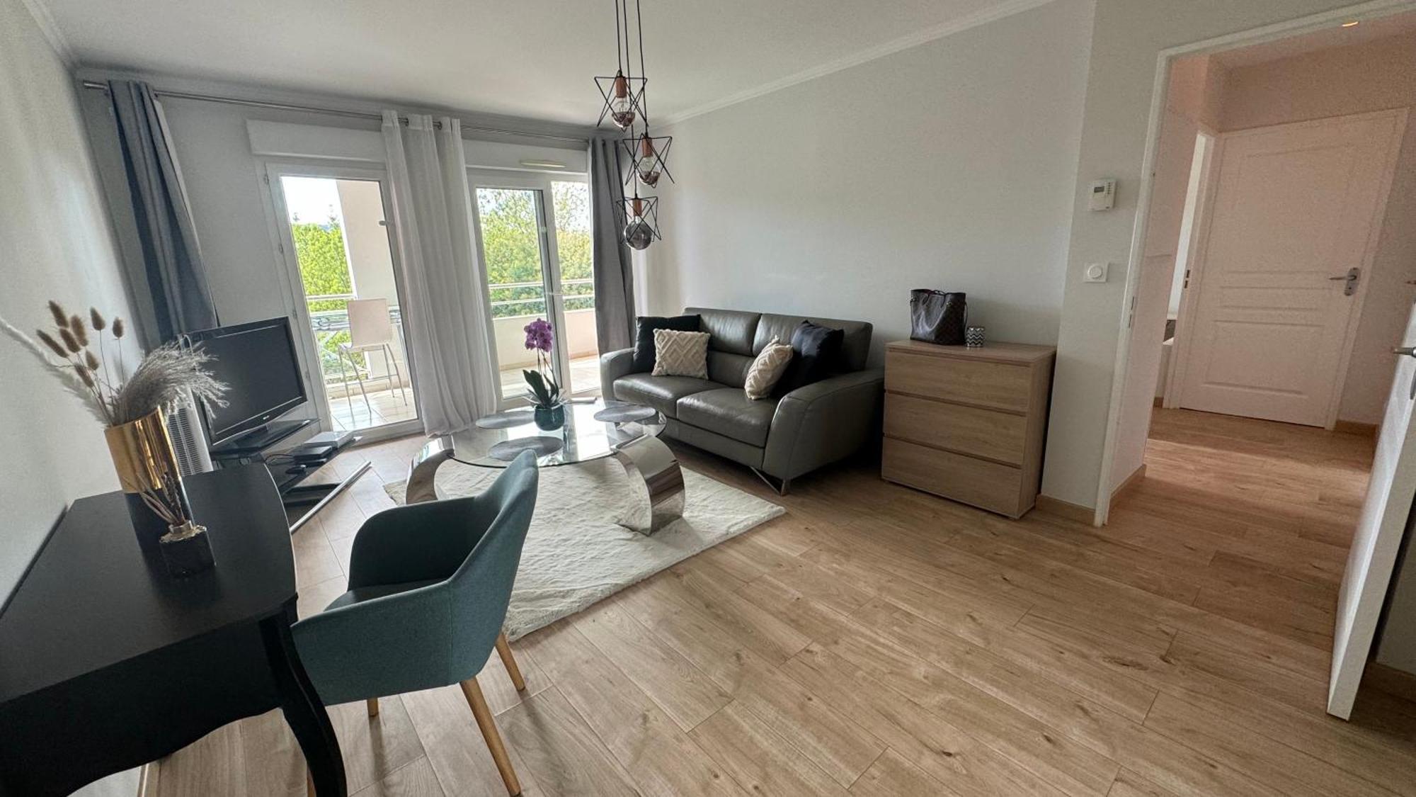 Apartment A 2 Pieces, Grande Terrasse, Vue Parc Au Calme